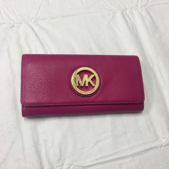 Michael Kors Handbags - MK wallet